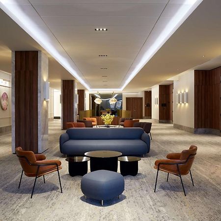 Hilton Garden Inn Montreal Midtown, Quebec, Canada エクステリア 写真