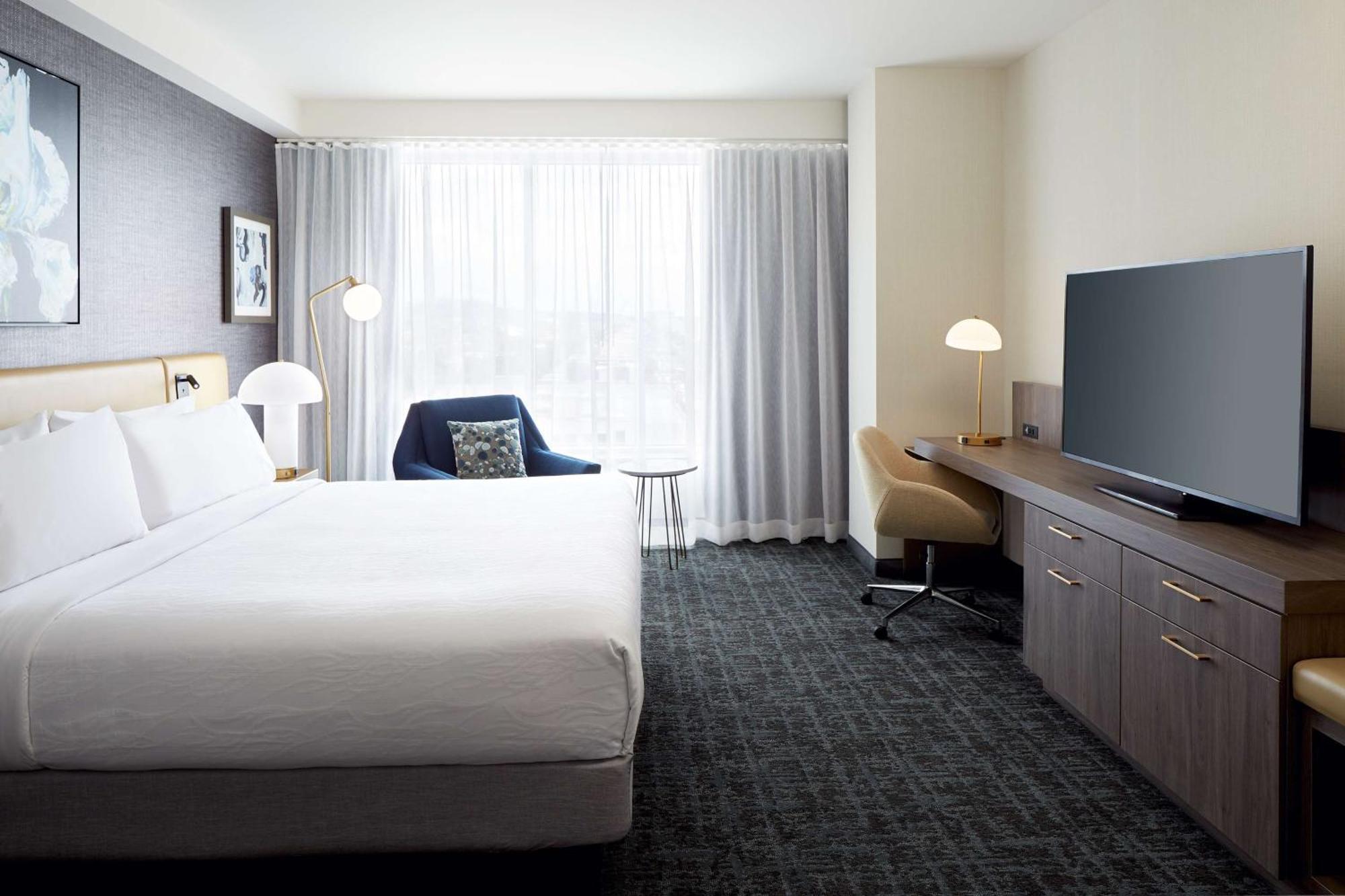 Hilton Garden Inn Montreal Midtown, Quebec, Canada エクステリア 写真