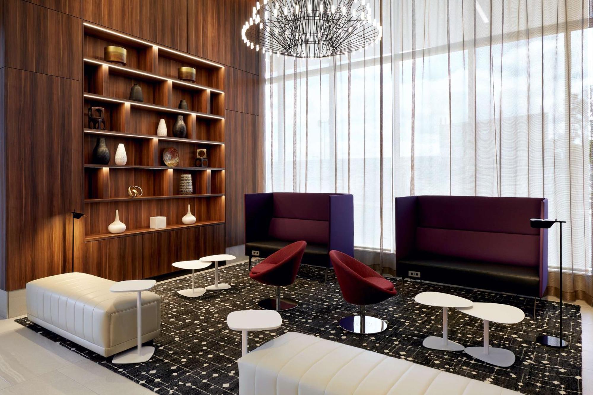 Hilton Garden Inn Montreal Midtown, Quebec, Canada エクステリア 写真