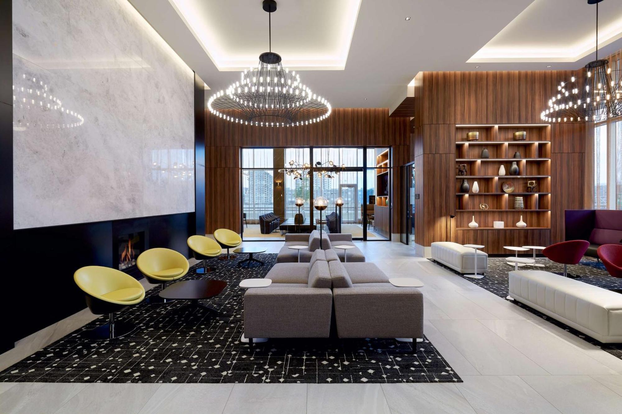 Hilton Garden Inn Montreal Midtown, Quebec, Canada エクステリア 写真
